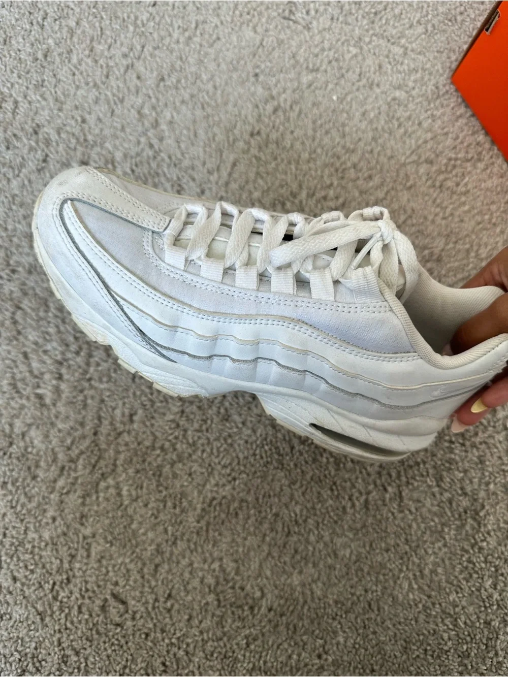 nike air max shoes size 6.5 Youth/7 in Women’s